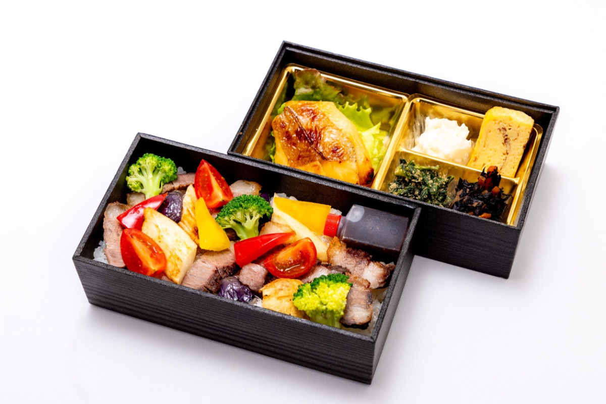 国産牛肉ちらし２段弁当の写真